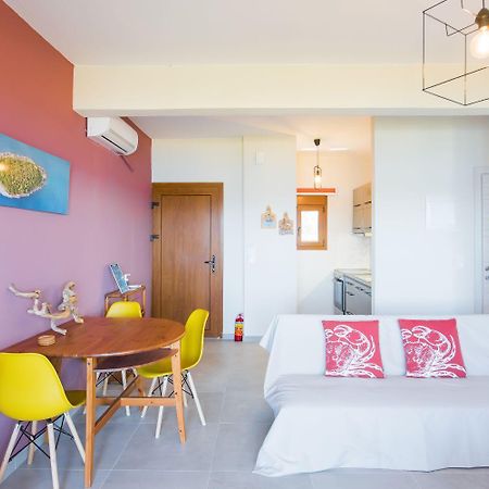 Nereus & Oceanus Beachfront Apartments, Lagonisi Beach #Feelslikehome Ormos Panagias Exterior foto