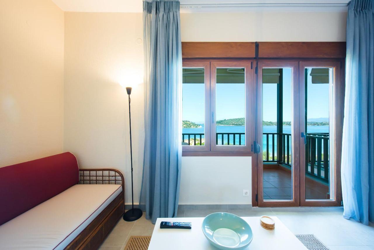 Nereus & Oceanus Beachfront Apartments, Lagonisi Beach #Feelslikehome Ormos Panagias Exterior foto